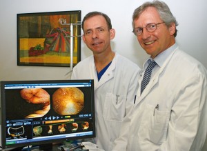 Dr. Gero Moog und Dr. Johannes Heimbucher arbeiten am Marienkrankenhaus Kassel Hand in Hand, um ihren Patienten die bestmögliche Versorgung zu garantieren. Foto: Helga Kristina Kothe