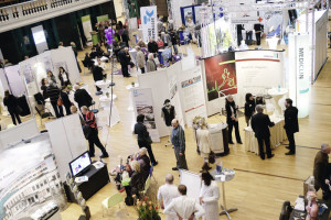 Willkommene Gelegenheit, sich rund um das Thema Gesundheit zu informieren: die Gesundheitstage Nordhessen im Kongress Palais Kassel. Dort präsentieren sich diesmal mehr als 120 Aussteller. Foto: Mario Zgoll