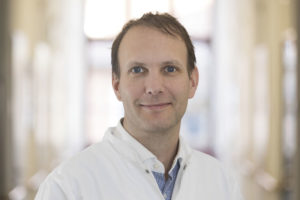 Der Chefarzt der neuen Klinik für Neurologie und Klinische Neurophysiologie in Kassel, PD Dr. Christian Roth. Foto: © DRK-Kliniken Nordhessen